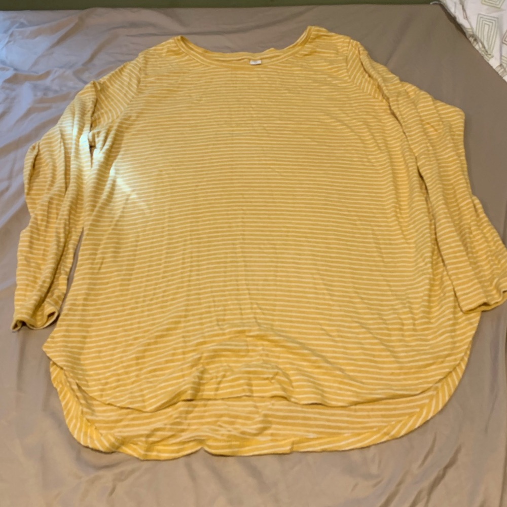 Old Navy lightweight sweater (never worn)